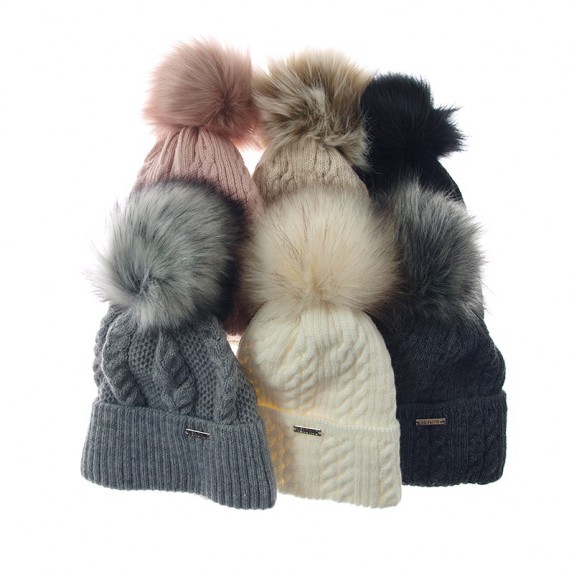 Czapka zimowa warkocze Cynthia różowa